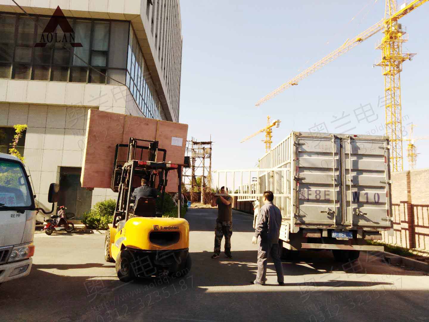 五一節(jié)加班加點，一切為了客戶